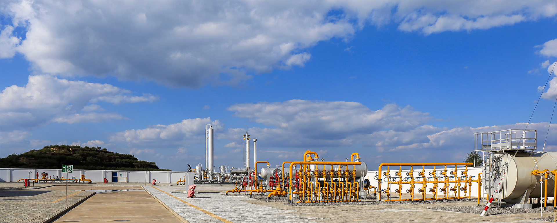 技術(shù)力量雄厚，生產(chǎn)設(shè)備先進(jìn)